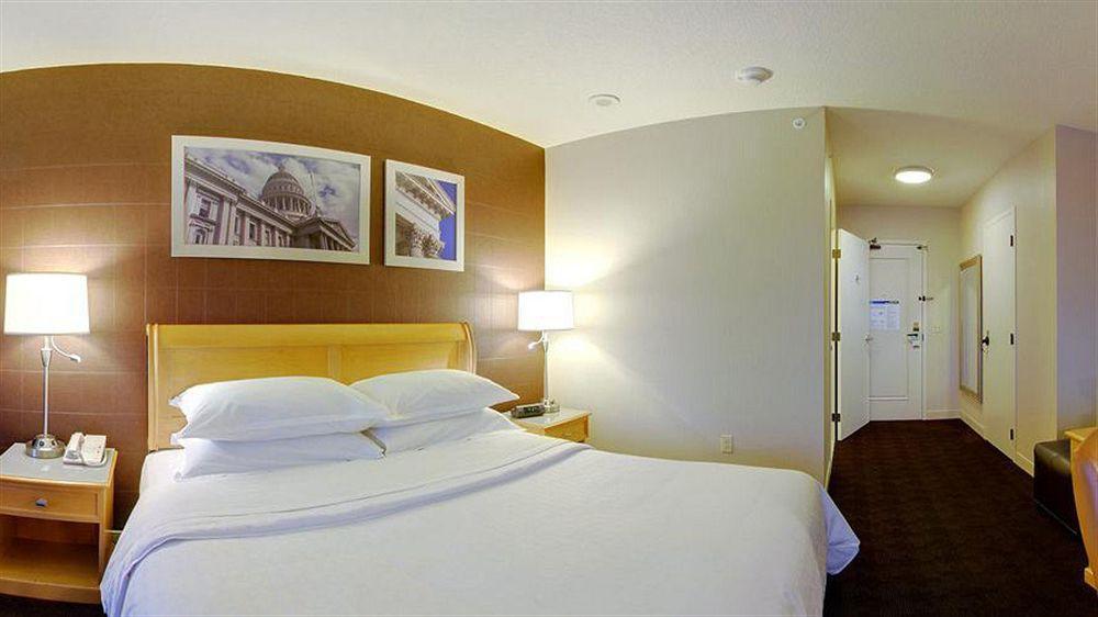 Sheraton Grand Sacramento Esterno foto