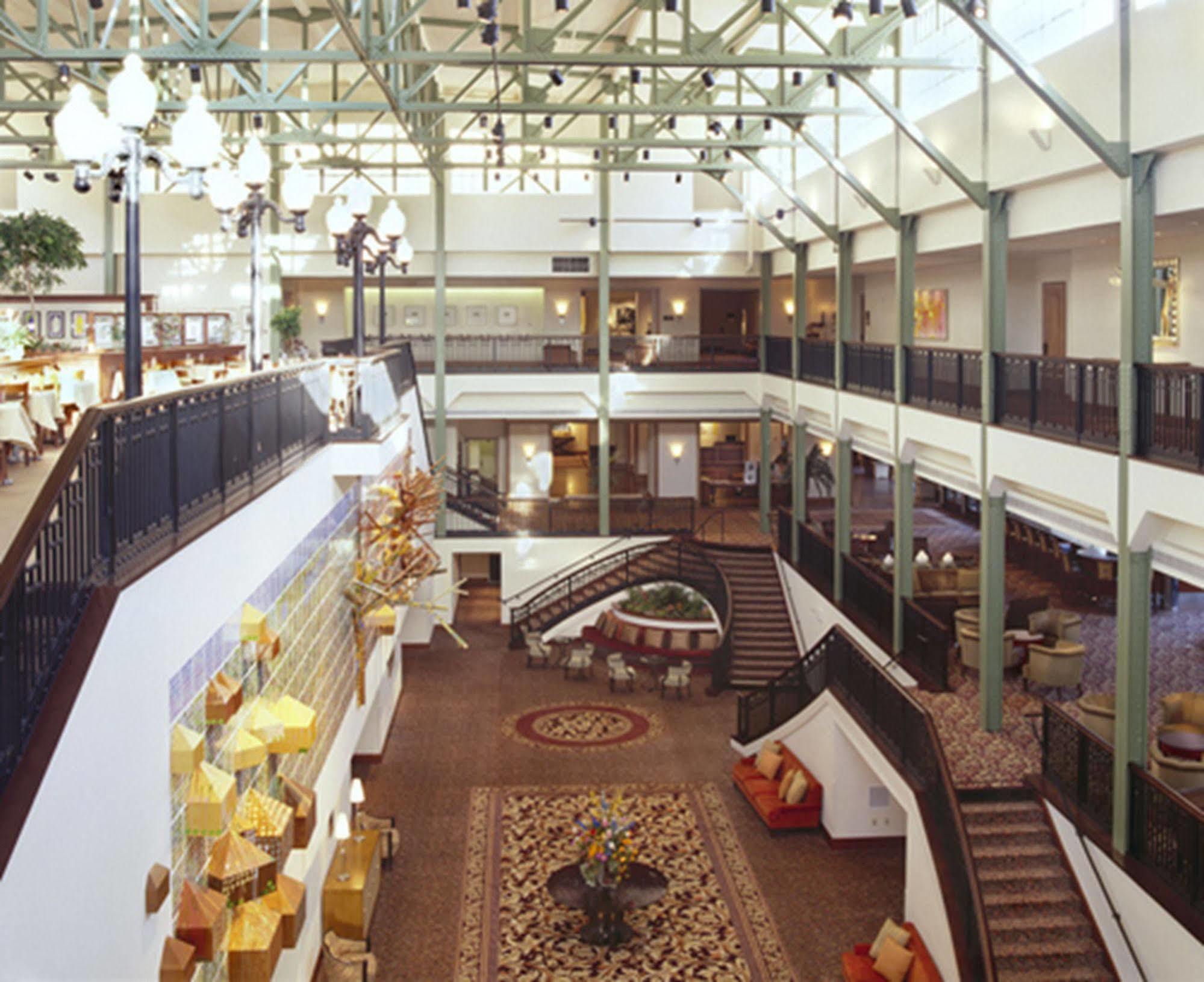 Sheraton Grand Sacramento Esterno foto